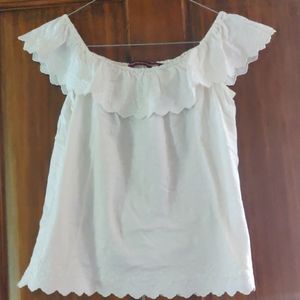 Size S embroidery blouse